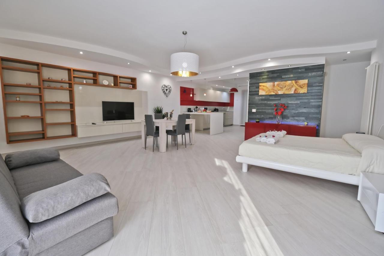 شقة برينديسي  في Modern House - 5 Stelle - Posto Auto Privato المظهر الخارجي الصورة