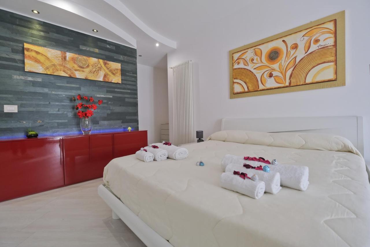 شقة برينديسي  في Modern House - 5 Stelle - Posto Auto Privato المظهر الخارجي الصورة