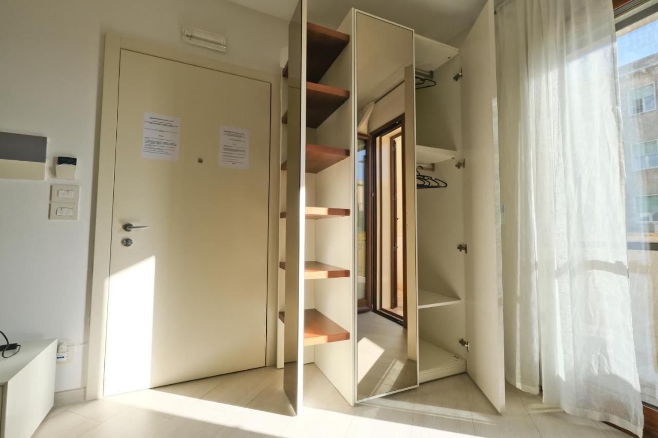 شقة برينديسي  في Modern House - 5 Stelle - Posto Auto Privato المظهر الخارجي الصورة